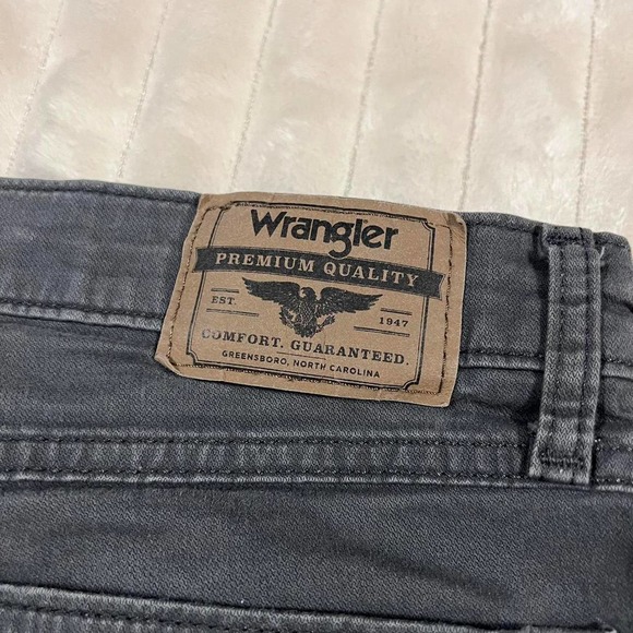 Wrangler 31x30 Gray Straight Fit Pants - Picture 7 of 8